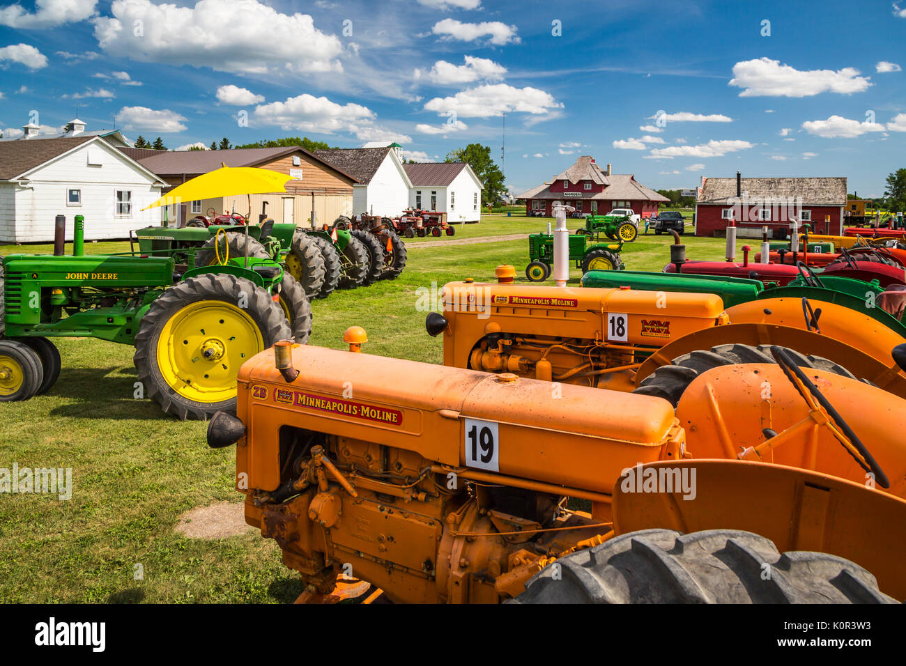 I trattori di antiquariato a Pembina Threshermen's Museum, Winkler, Manitoba, Canada. Foto Stock