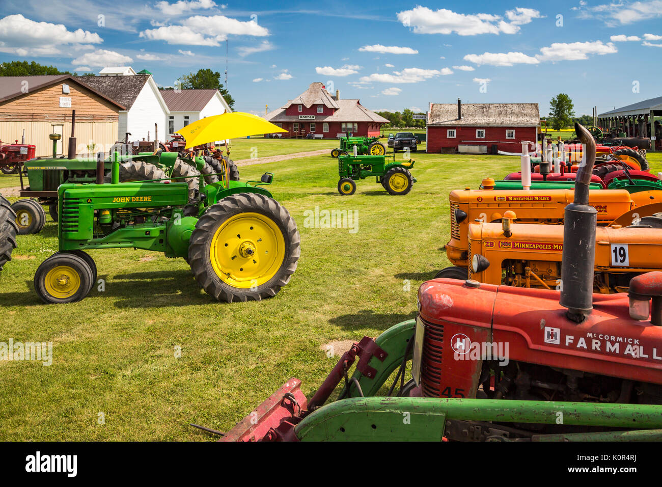 I trattori di antiquariato a Pembina Threshermen's Museum, Winkler, Manitoba, Canada. Foto Stock