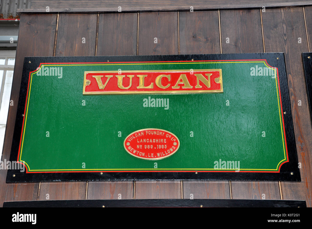 Lamiera d'acciaio di Vulcan loco numero 989 datata 1883 dalla Fonderia Vulcan Newton le Willows. All'Historic Dockyard Chatham Foto Stock