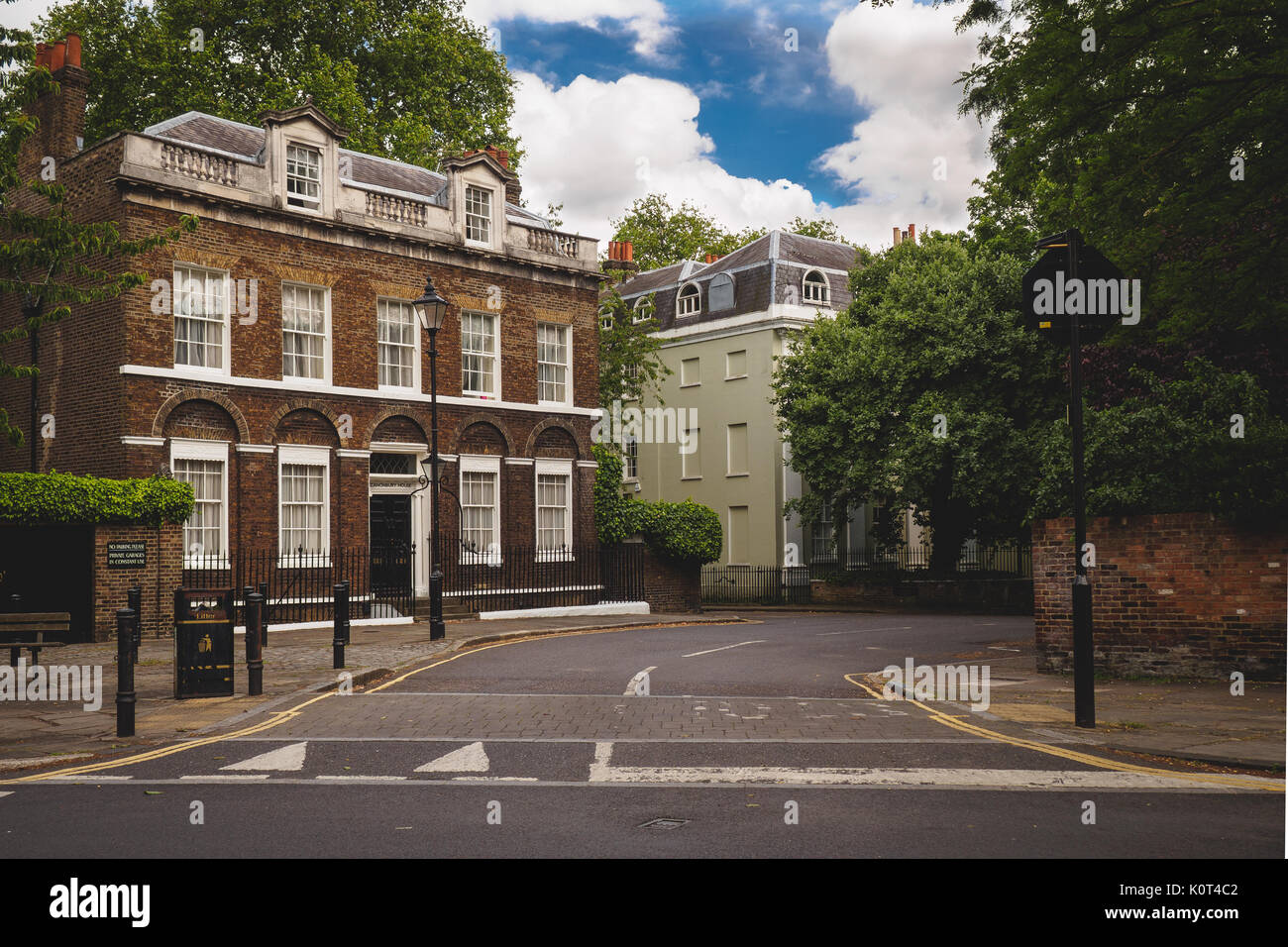 Elencate georgiano edificio residenziale in Canonbury (nord di Londra). Luglio 2017. Formato orizzontale. Foto Stock