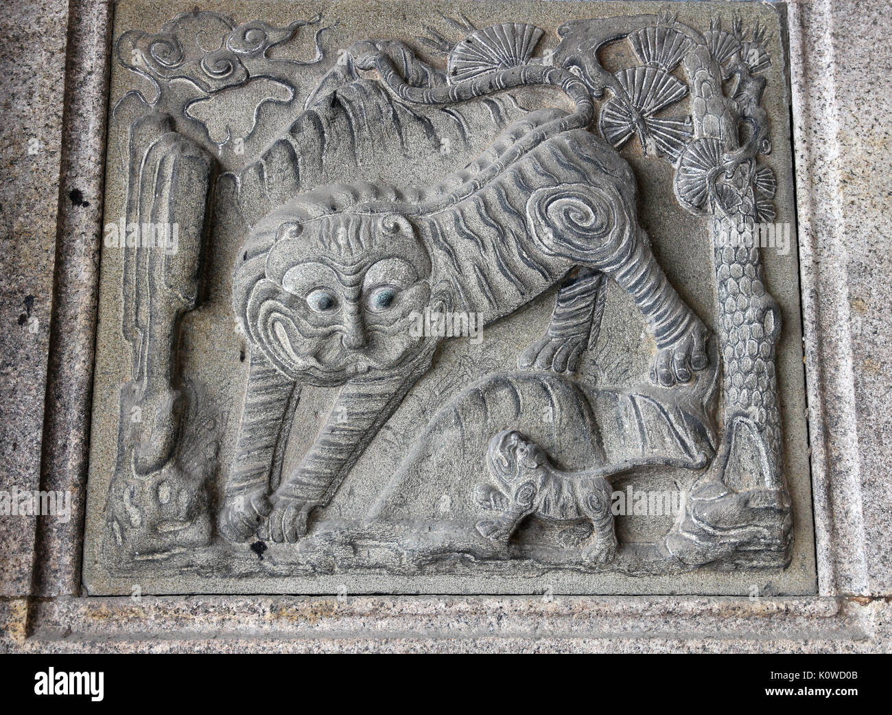 Stone carving Thian Hock Keng tempio cinese di Singapore Foto Stock