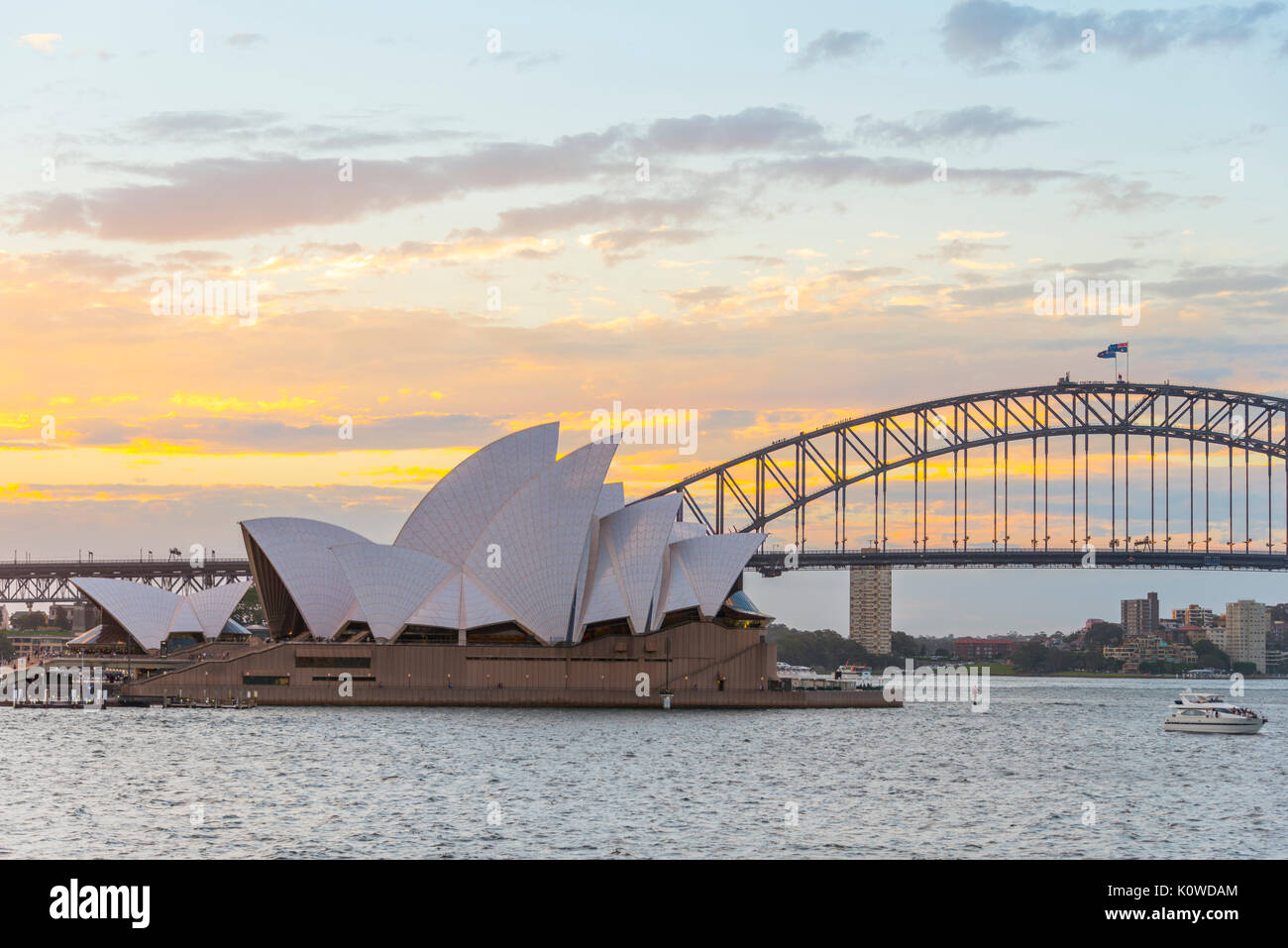 Sydney Opera House, Opera e Harbour Bridge, tramonto, Sydney, Nuovo Galles del Sud, Australia Foto Stock