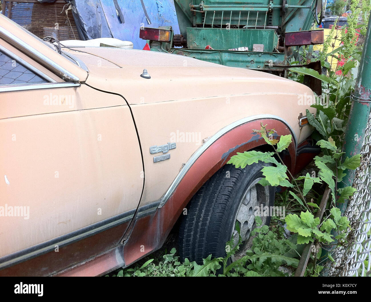 AMC Eagle parcheggiata vicino Parco Ujazdow (Ujazdowski di Varsavia) 3 Foto Stock