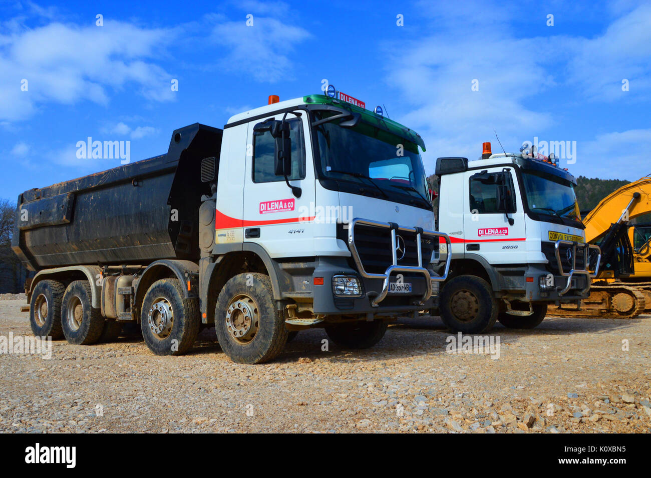 Actros 4141 e 2050 Mercedes. Spielvogel Foto Stock
