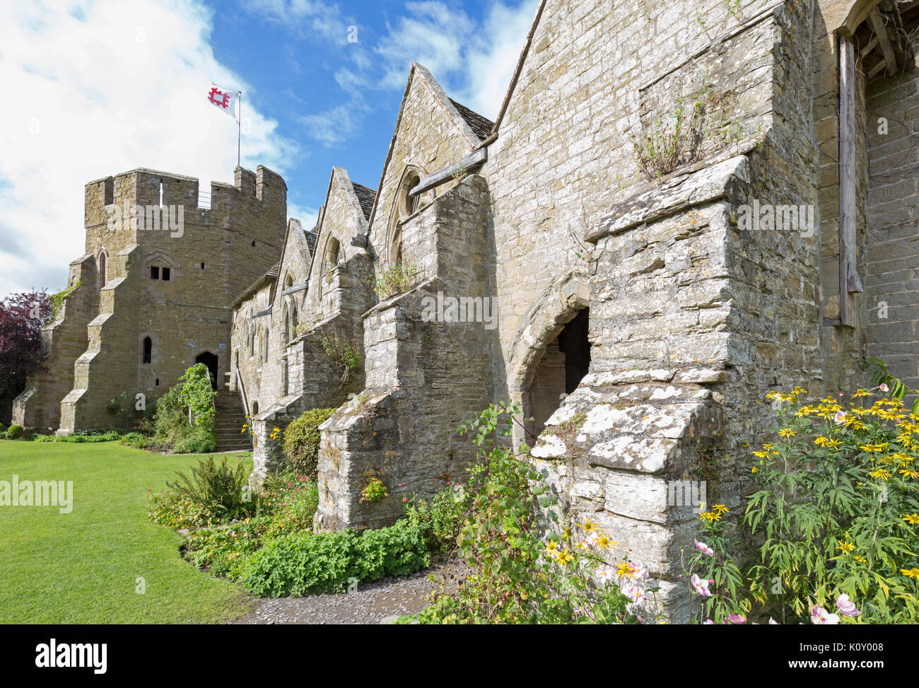 Stokesay un castello fortificato medievale manieri, Shropshire, Inghilterra, Regno Unito Foto Stock