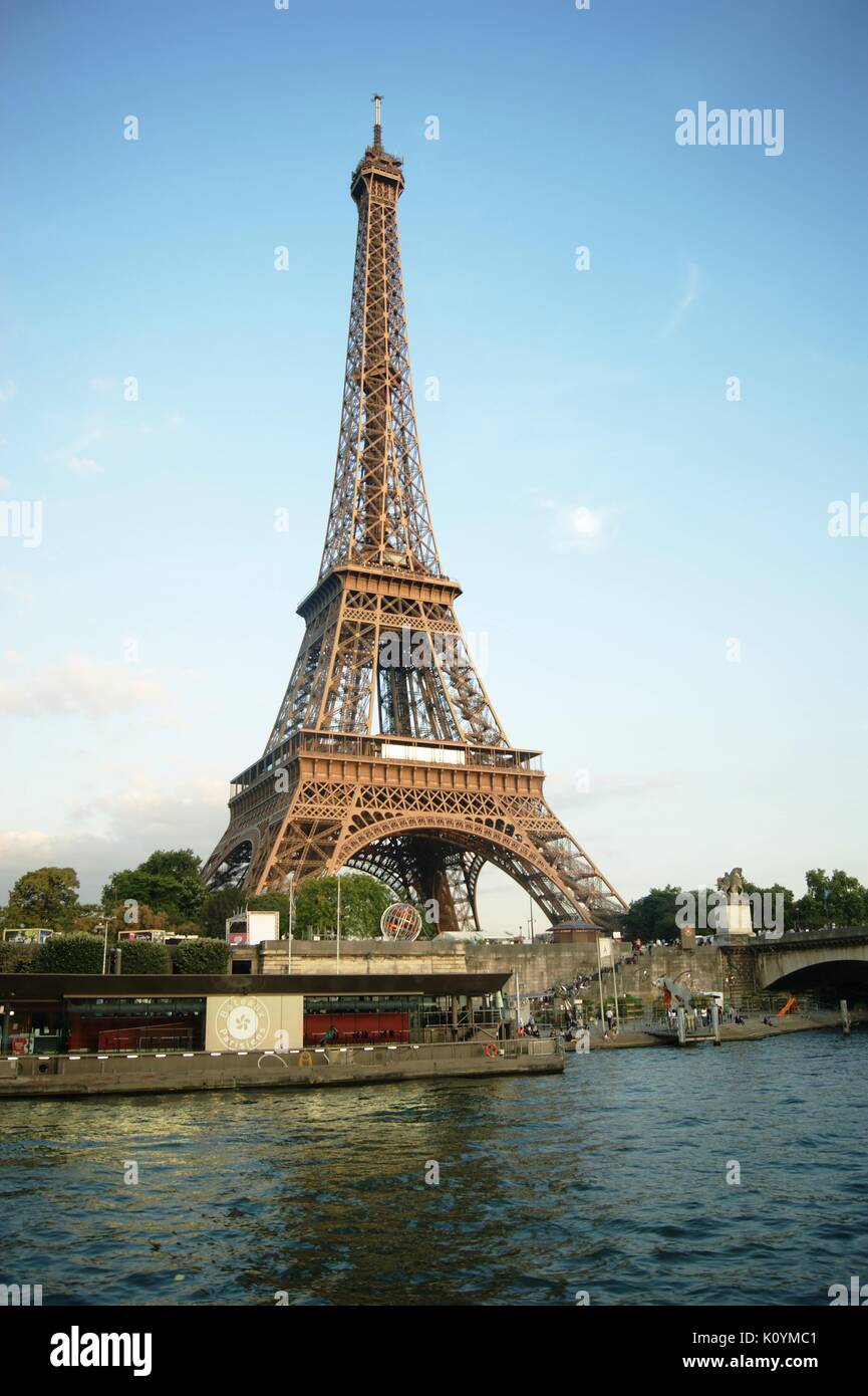 La Torre Eiffel, Parigi, Francia Foto Stock