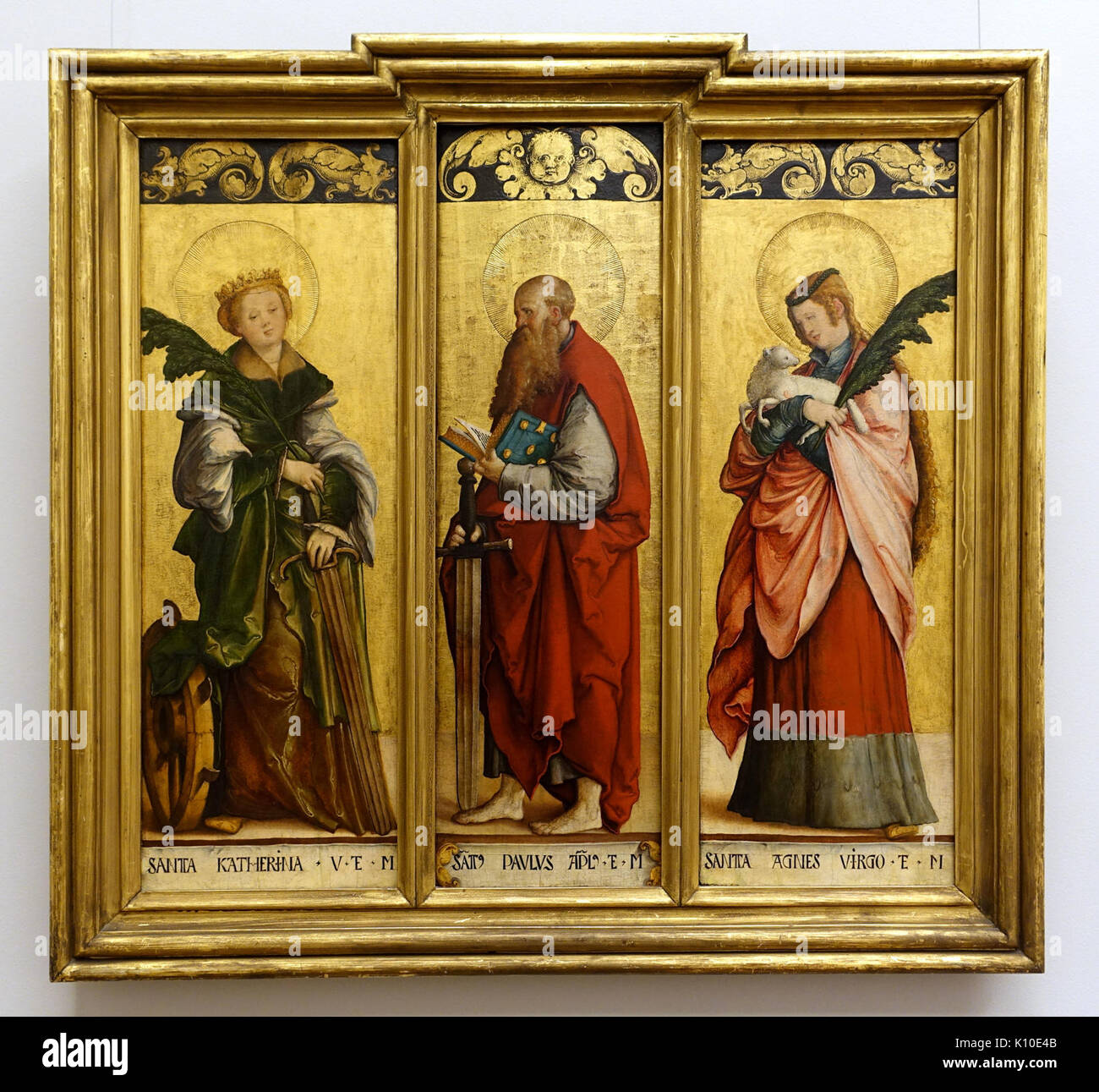 Pala ali, Santa Caterina, Santa Agnese e San Paolo, da Meister von Messkirch, c. 1520 1530, in legno di abete rosso Bode Museum DSC03286 Foto Stock Pala ali, Santa Caterina, Santa Agnese e San Paolo, da Meister von Messkirch, c. 1520 1530, in legno di abete rosso Bode Museum DSC03286 Foto Stock