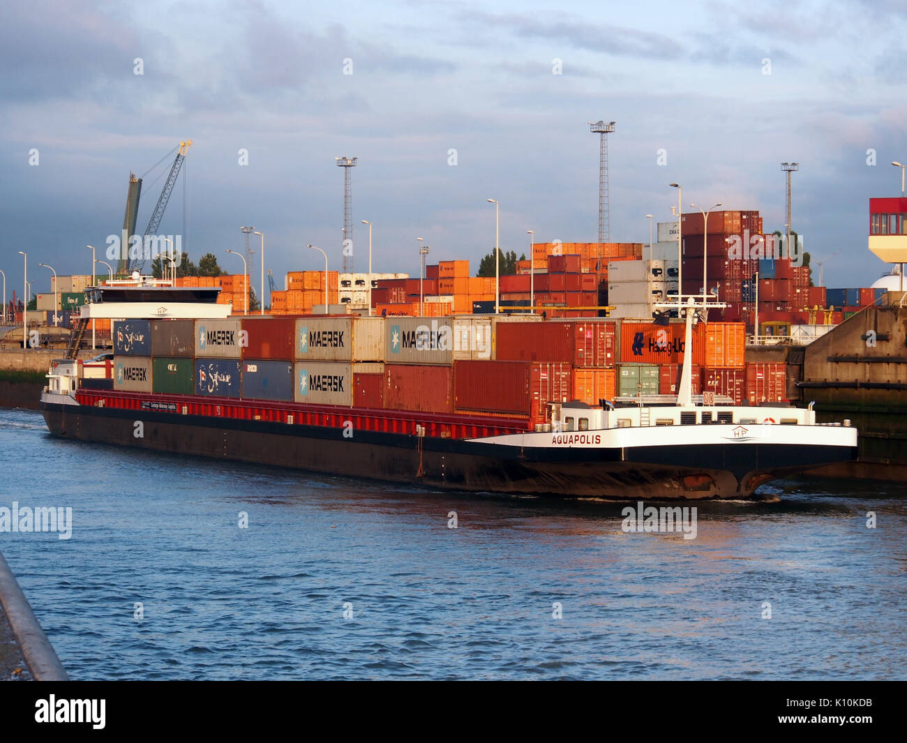 Aquapolis ENI 06105002 lasciando Berendrechtsluis, porto di Anversa pic1 Foto Stock