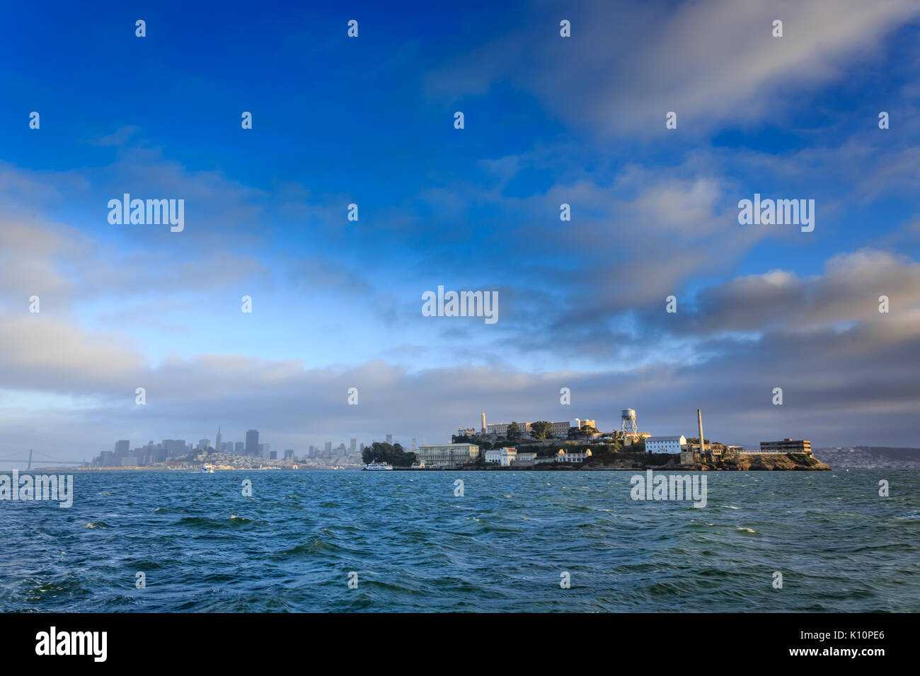 Città di San Francisco visto sul giorno chiaro da Sausalito Foto Stock