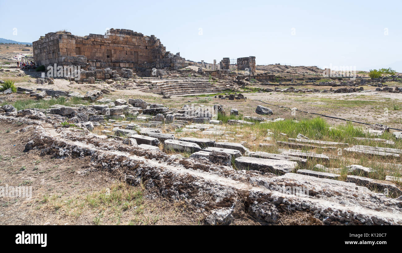 Le rovine della città antica di Hierapolis in prossimità di Pamukkale, Turchia Foto Stock