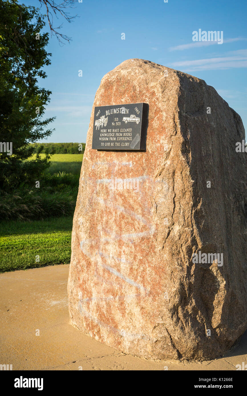 La scuola Blumstein distretto storico di 503 cairn vicino Winkler, Manitoba, Canada. Foto Stock