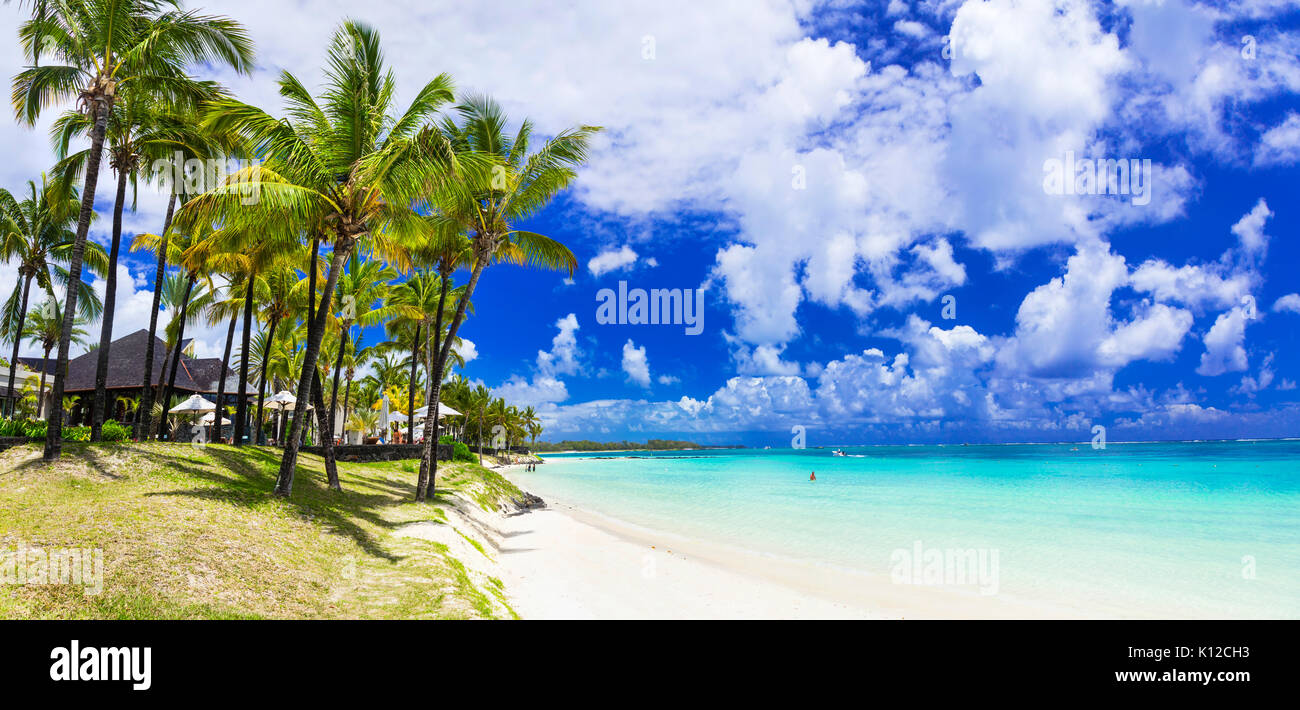 Una perfetta spiaggia tropicale paesaggio. sabbie bianche e mare turchese. Isola Mauritius Foto Stock