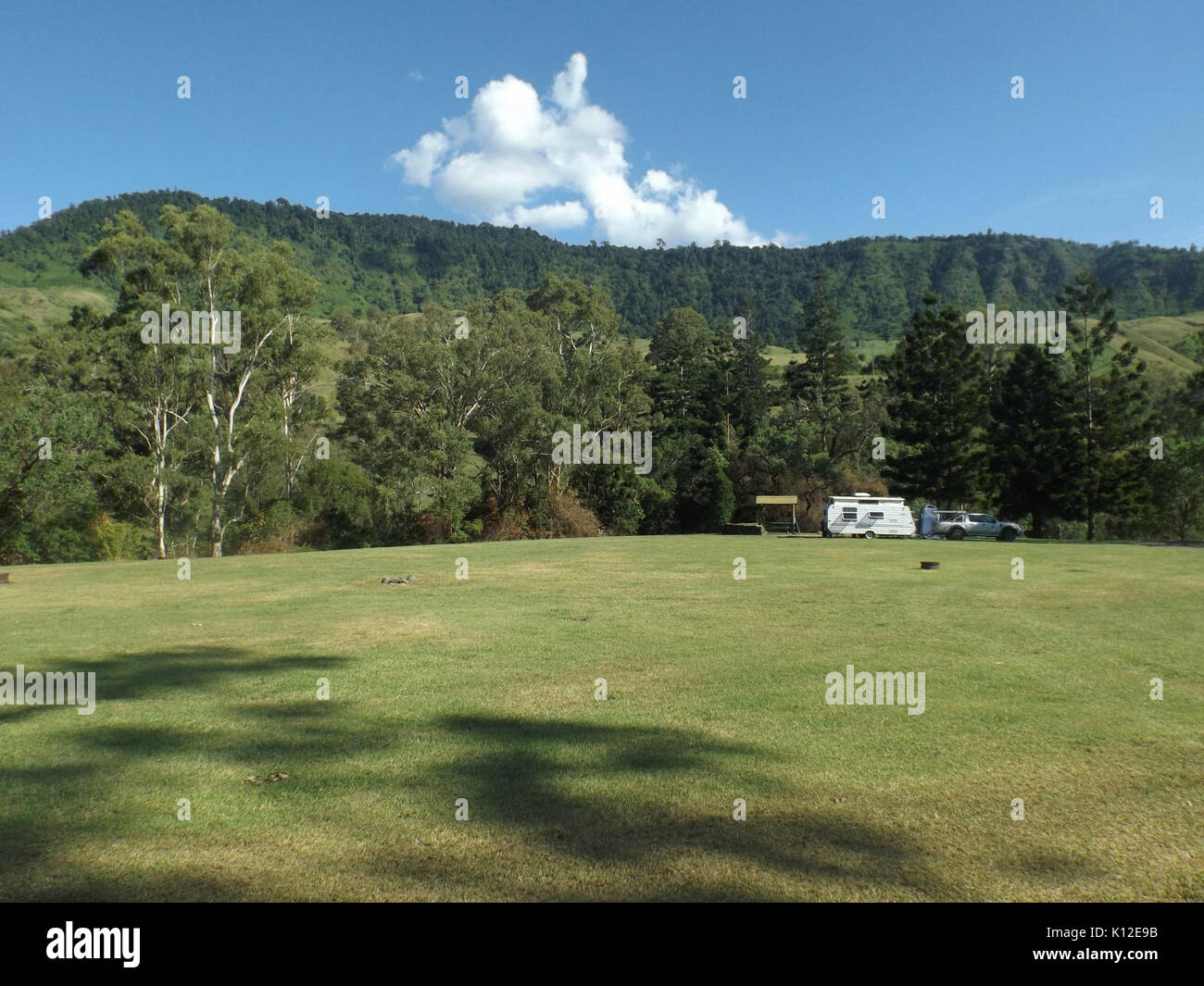 Andrew Drynan Park e McPherson gamma in esecuzione Creek, Queensland Foto Stock
