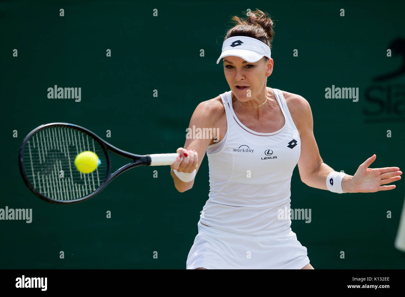 Agnieszka RADWANSKA della Polonia in azione al Ladies' Singles - campionati di Wimbledon 2017 Foto Stock