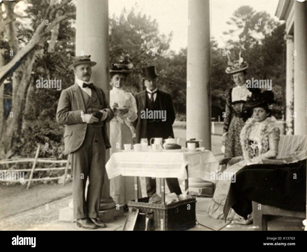 Il tè del pomeriggio a Strickland House 1898 Foto Stock