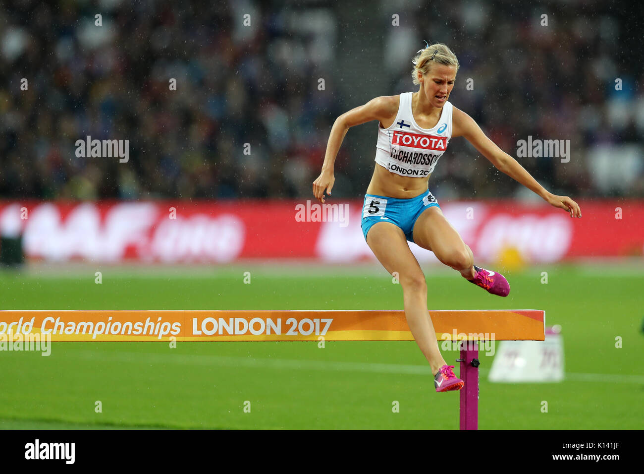 Camilla RICHARDSSON (Finlandia) a competere in donne 3000m Siepi 2 di calore al 2017, IAAF Campionati del Mondo, Queen Elizabeth Olympic Park, Stratford, Londra, Regno Unito. Foto Stock