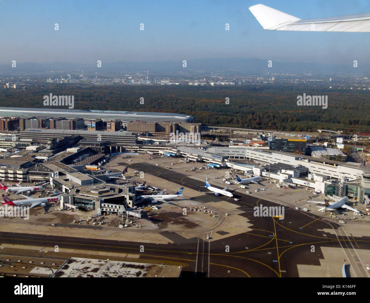 Vista aerea dell'aeroporto di Francoforte 4 lr un Foto Stock