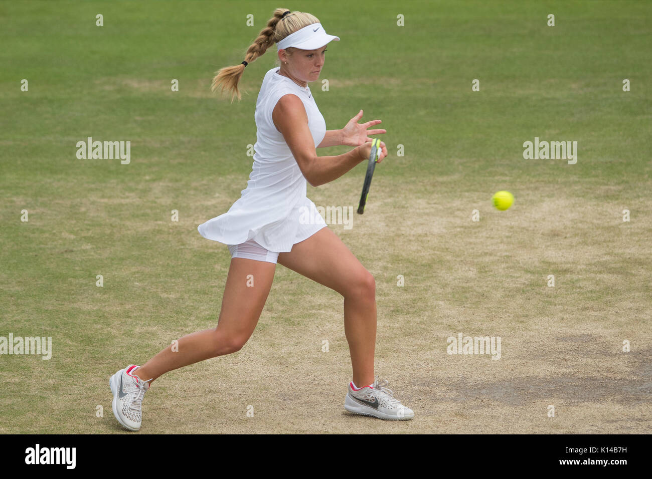 Katie Cigno di GB alla ragazza singles - campionati di Wimbledon 2017 Foto Stock