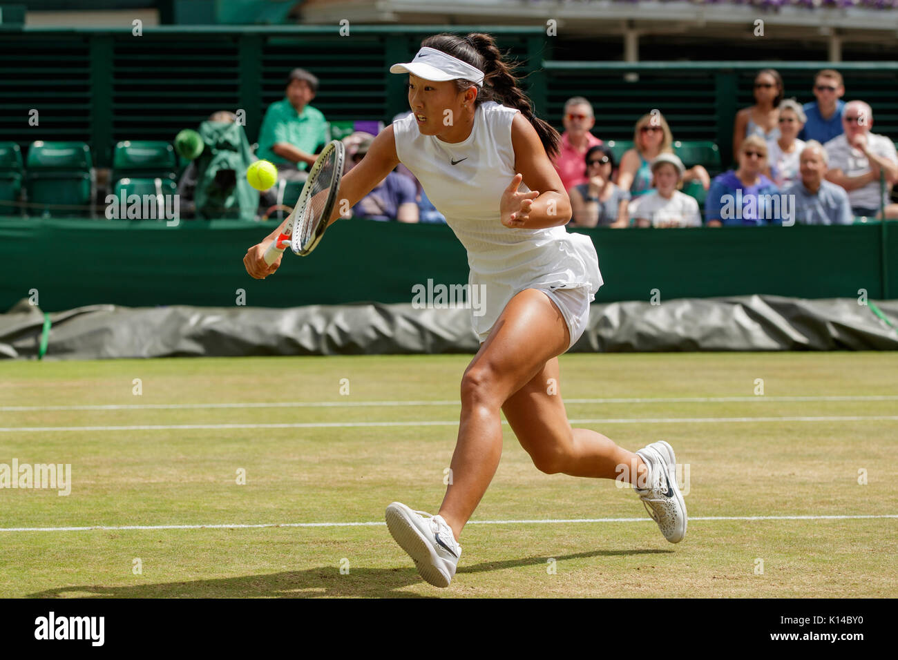Claire Liu di USA presso le ragazze Singles - campionati di Wimbledon 2017 Foto Stock
