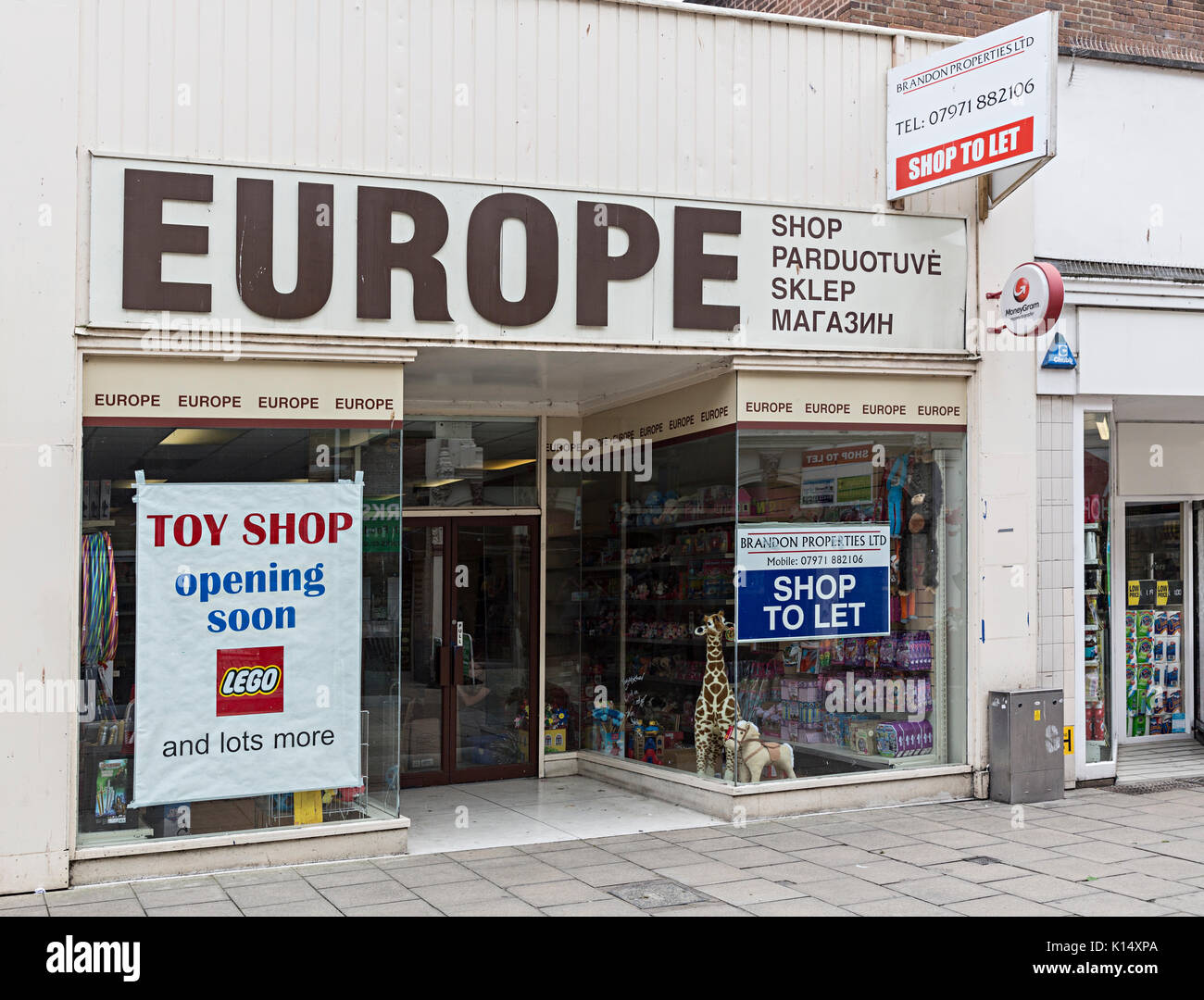 Negozi europei chiusa per lasciare, Hereford, England, Regno Unito Foto Stock