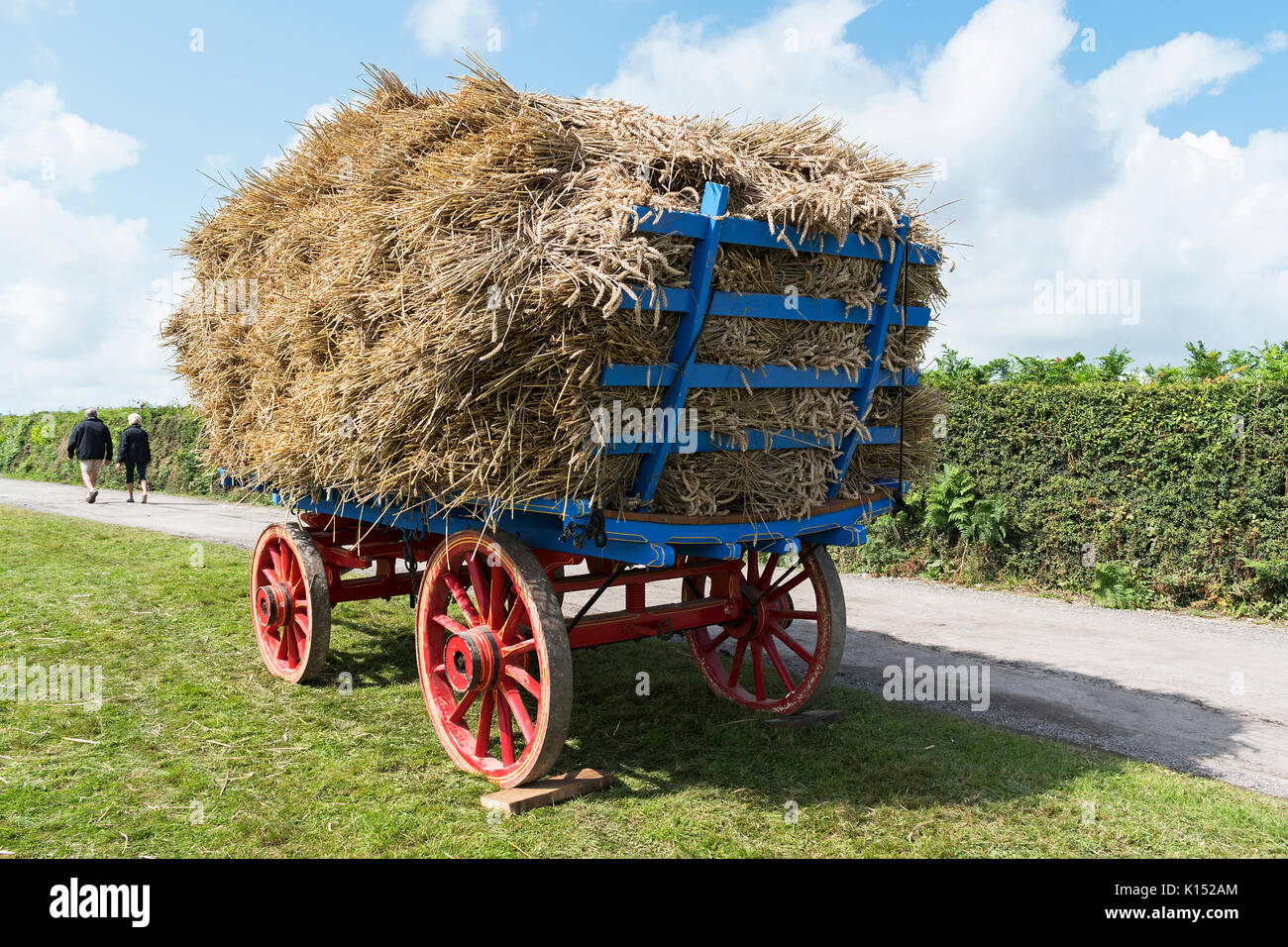 Un tradizionale carrello di fieno nella campagna inglese, Foto Stock