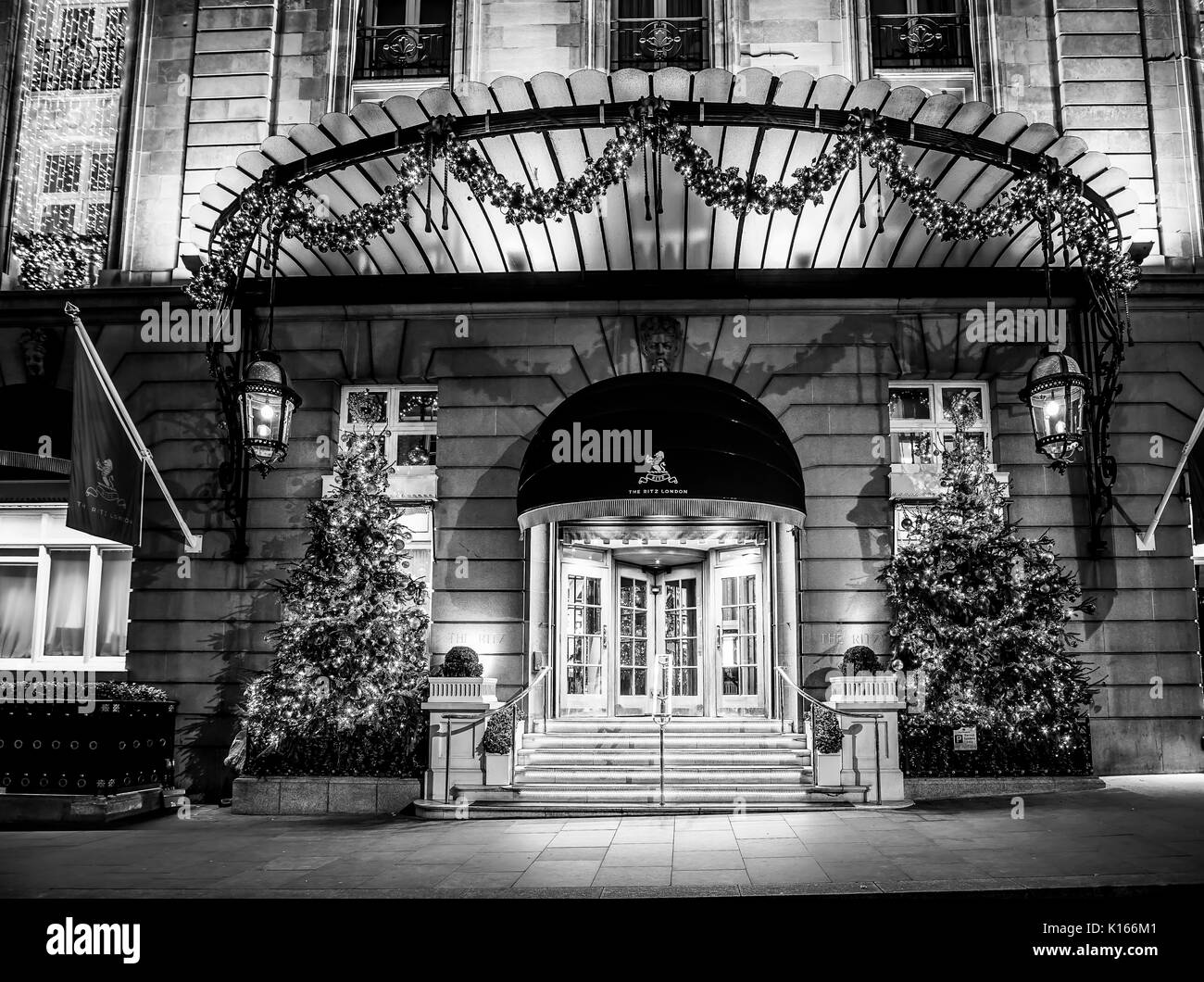 L'ingresso del Ritz Hotel in London - London / Inghilterra - 6 Dicembre 2017 Foto Stock