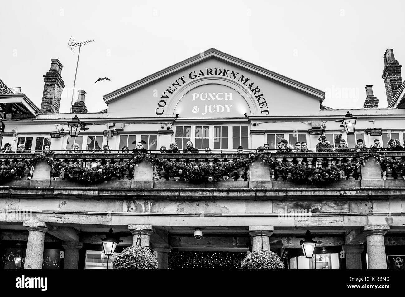 Natale decorato Covent Garden di Londra - LONDRA / Inghilterra - 6 Dicembre 2017 Foto Stock