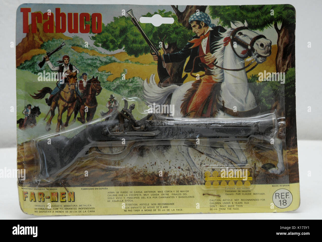 "Pericoloso" arma giocattolo 60/70 anni con balines. rif. 18 realizzato in Spagna.marca lontano-uomini. in miniatura toothpiece in miniatura del detonatore con 'inofensive Foto Stock