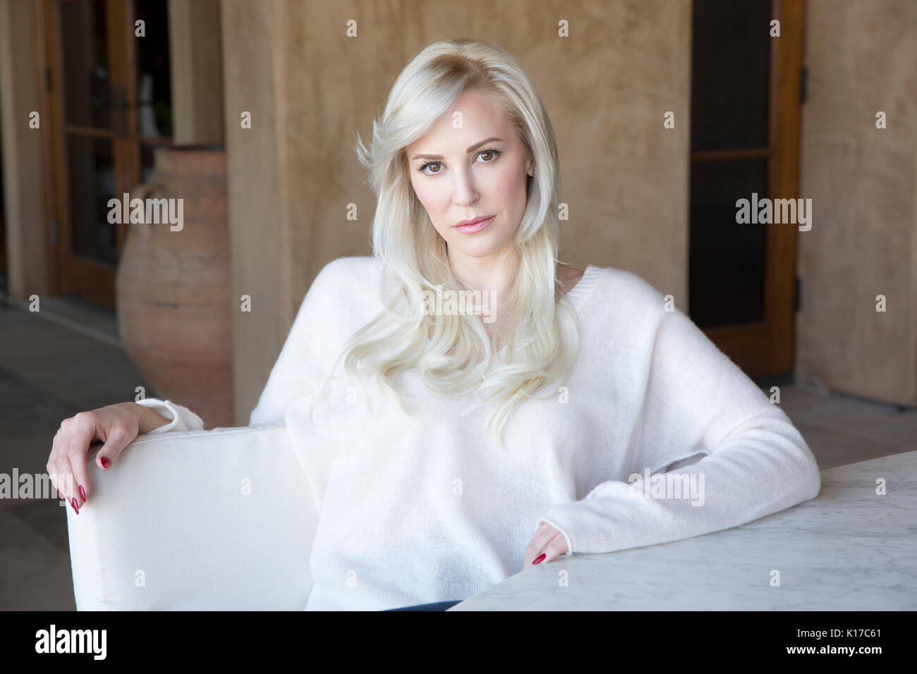 Louise Linton a casa a Los Angeles California il 26 marzo 2016 Foto Stock