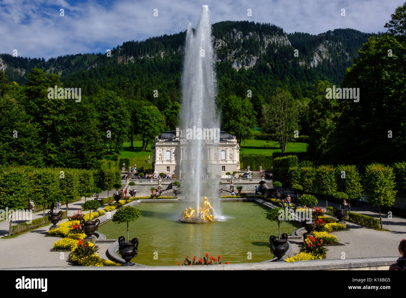 Vista sul Palazzo Linderhof, Baviera con fontana Foto Stock