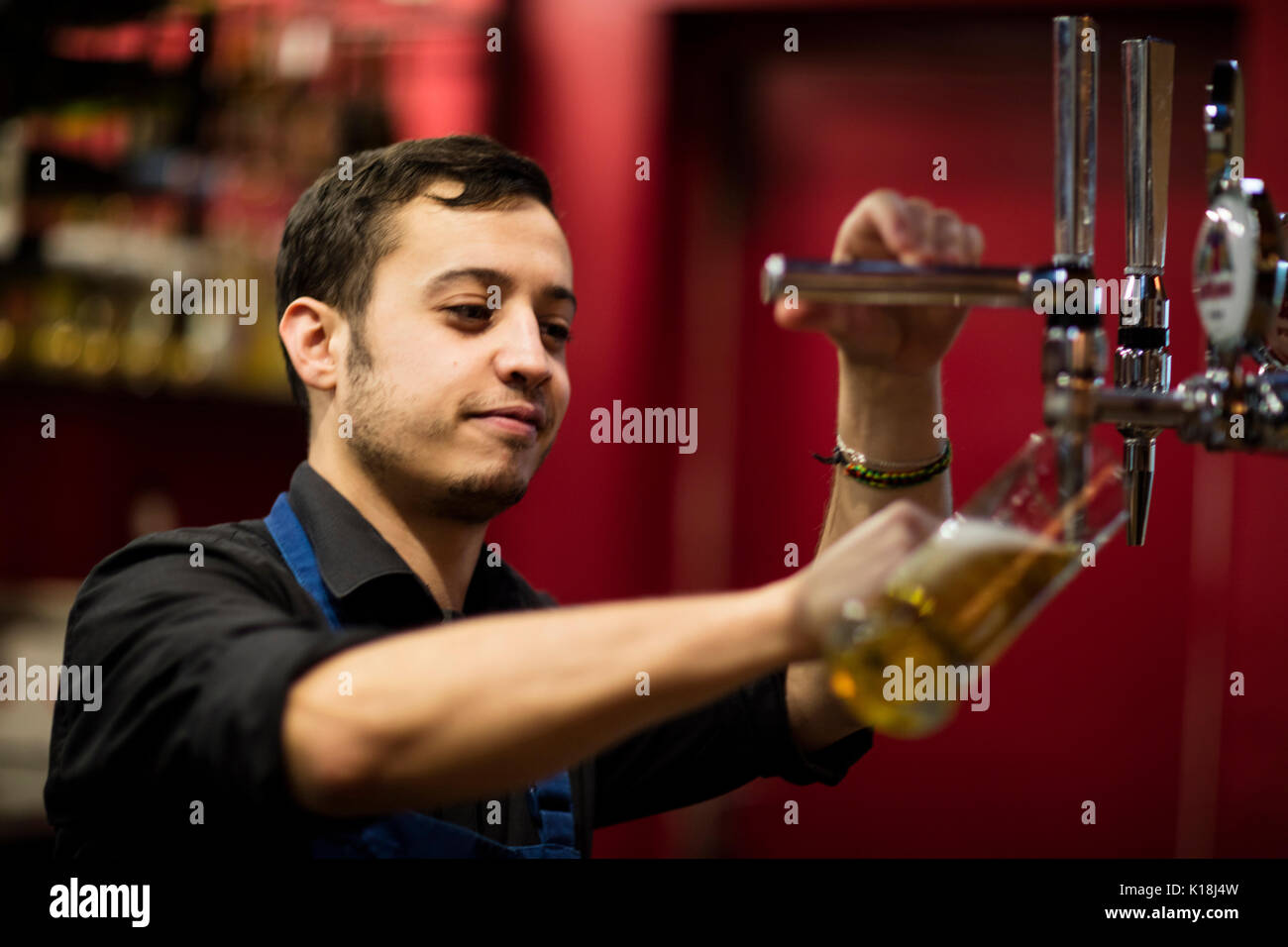 Interno del pub gastronomico londinese Foto Stock