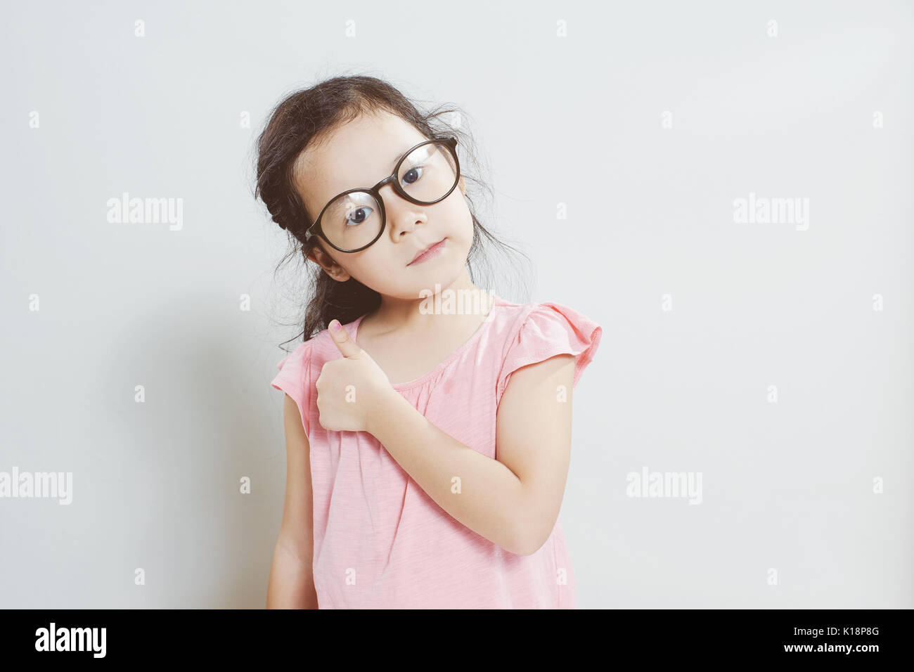 Ritratto di giovane poco carino ragazza asiatica . Foto Stock