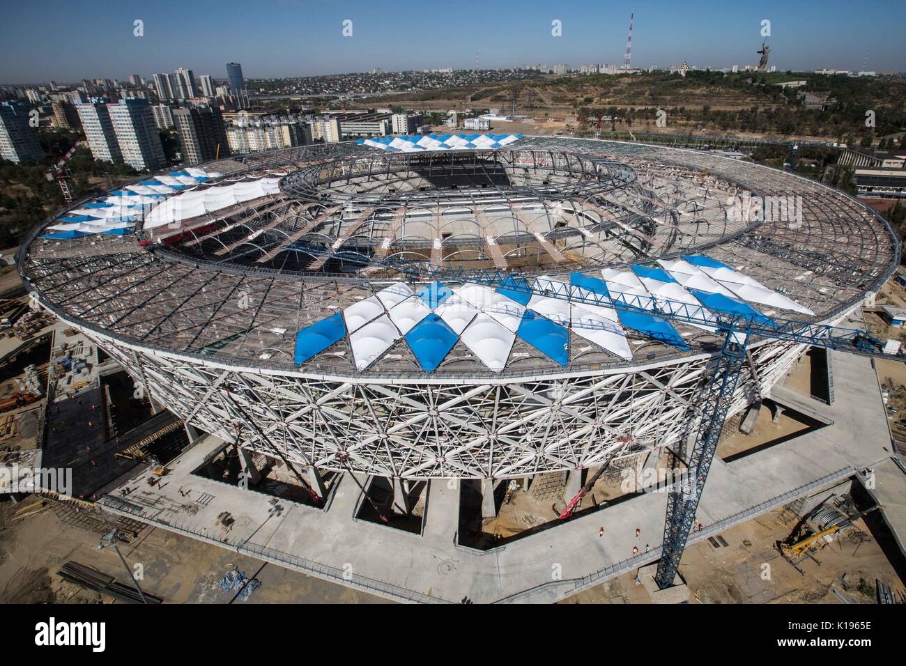 (170825) -- SARANSK, Agosto 25, 2017 (Xinhua) -- foto scattata sul 22 agosto mostra le regioni di Volgograd Arena, che si trova sulla riva del fiume Volga, ospiterà 4 stadi di gruppo di partite durante il 2018 FIFA World Cup. La Arena ha una capacità di 45061 persone. Secondo i funzionari, l'arena sarà completato a dicembre del 2017. (Xinhua/Wu Zhuang) Foto Stock