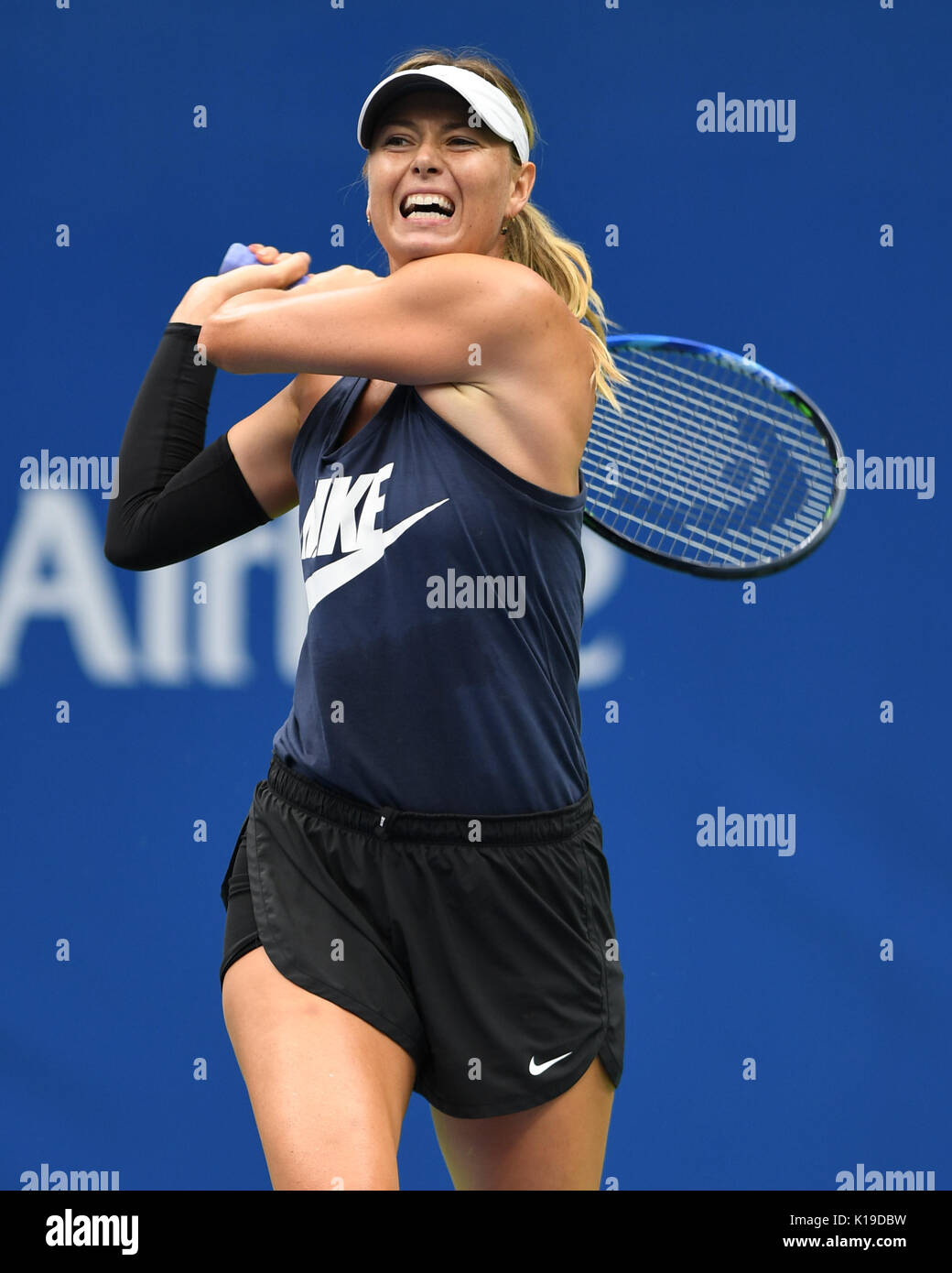 FLUSHING NY- 26 AGOSTO: Maria Sharapova è avvistata sulla pratica corte presso l'USTA Billie Jean King National Tennis Center il 26 agosto 2017 nel lavaggio delle regine. Foto di mpi04/Mediapunch - ***Nessuna NEW YORK PAPERS**** Foto Stock