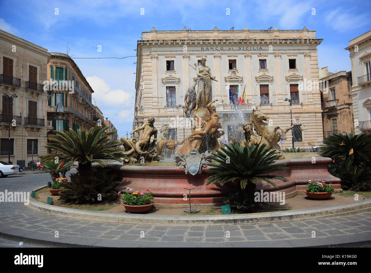 Sicilia, Ortigia o Ortigia è il centro storico di Siracusa, Piazza Archimede con la fontana di Artemis Foto Stock