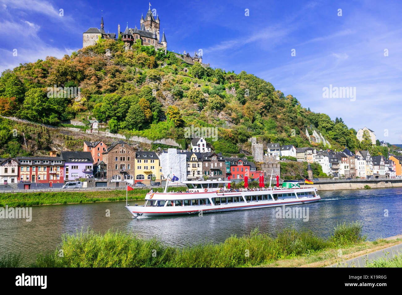 Viaggi in Germania, pittoresco medievale città di Cochem, crociere oltre il fiume Reno Foto Stock