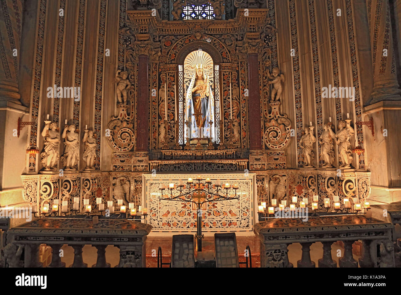 Sicilia, la città di Monreale, all'interno della Cattedrale di Santa Maria Nuova, Patrimonio Mondiale dell Unesco Foto Stock