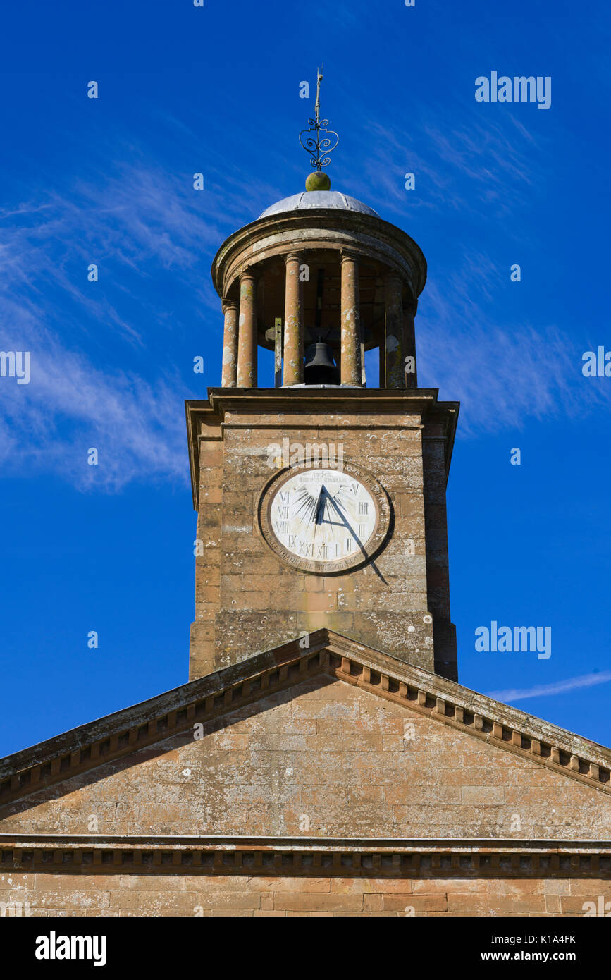 Cumbria, Inghilterra: Kirkandrews-su-Esk. Sant'Andrea La chiesa è stata costruita nel 1775 su un asse nord-sud (insolito) per la Rev. Il dottor Robert Graham di Netherby Foto Stock