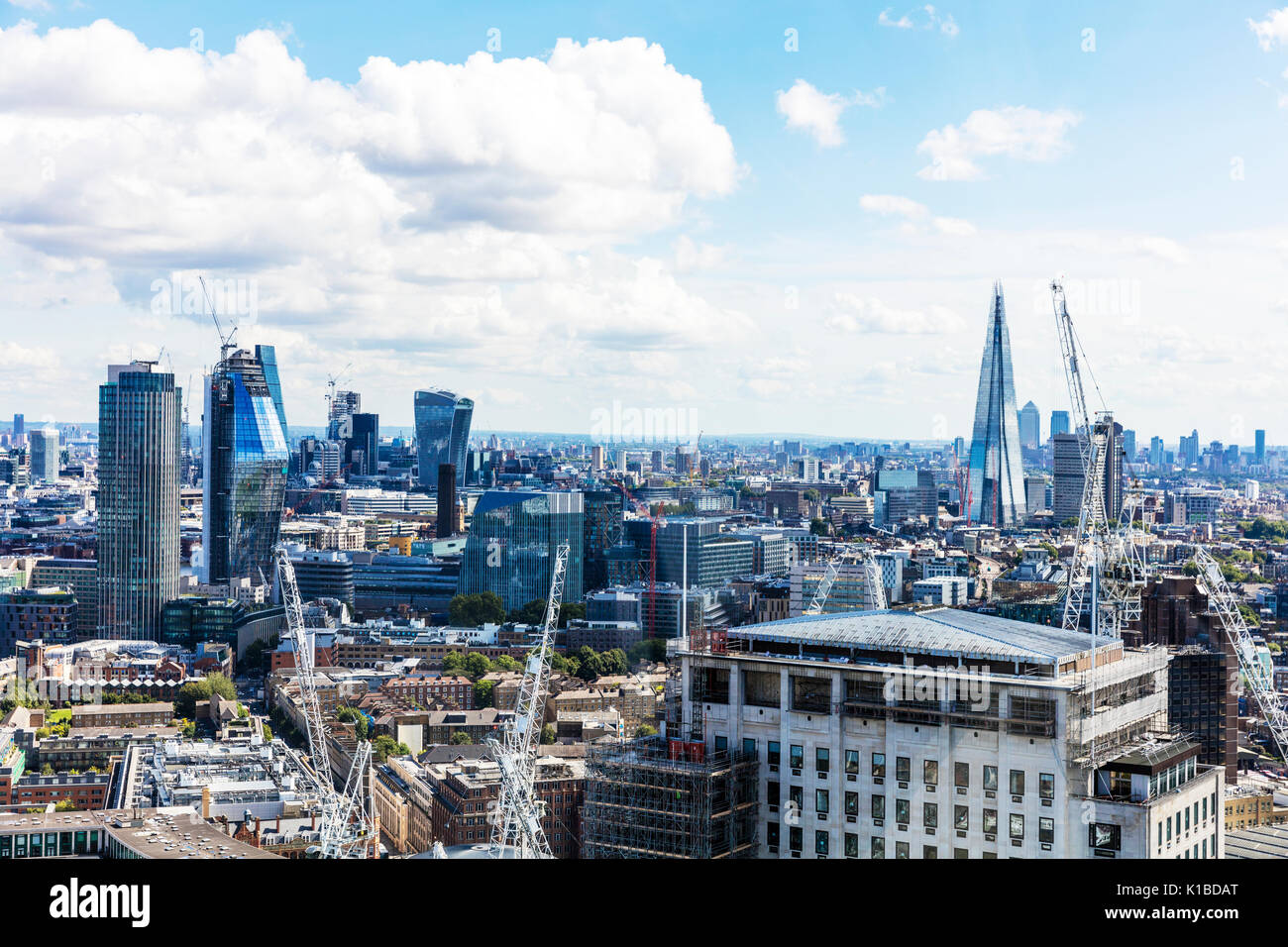 City of London square mile, Shard, walkie-talkie, natwest edifici della Torre di Londra, la costruzione di edifici di Londra, Londra vista aerea, lo skyline di Londra Foto Stock