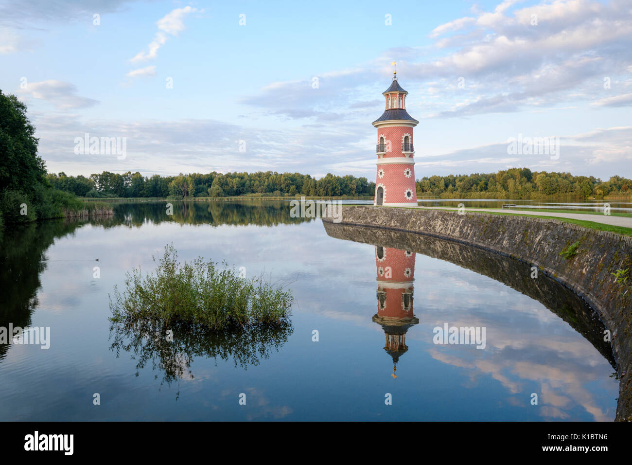 Niederer Grossteich lago e faro, Moritzburg, Sassonia, Germania Foto Stock