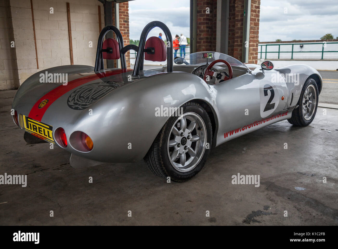Ginetta G20 auto parcheggiate fino al circuito di Croft, Dalton-su-Tees, North Yorkshire, Inghilterra, Regno Unito Foto Stock