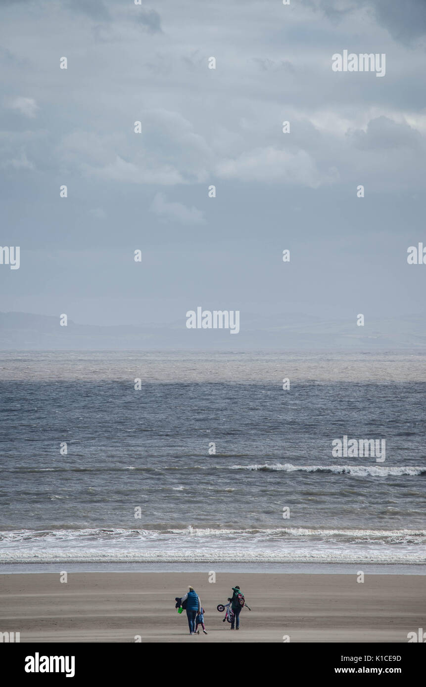 La spiaggia di Baia Whitmore, Barry Island, Vale of Glamorgan, Galles. Foto Stock