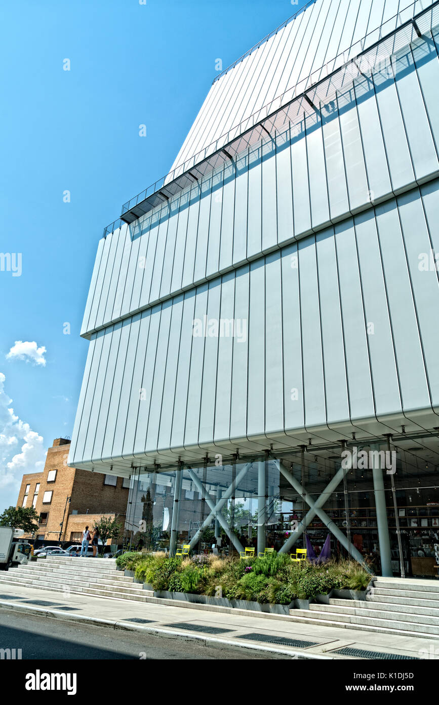 La città di New York Manhattan, Confezionamento carne distretto. Chiudere il Western facciata frontale del Whitney Museum. Foto Stock