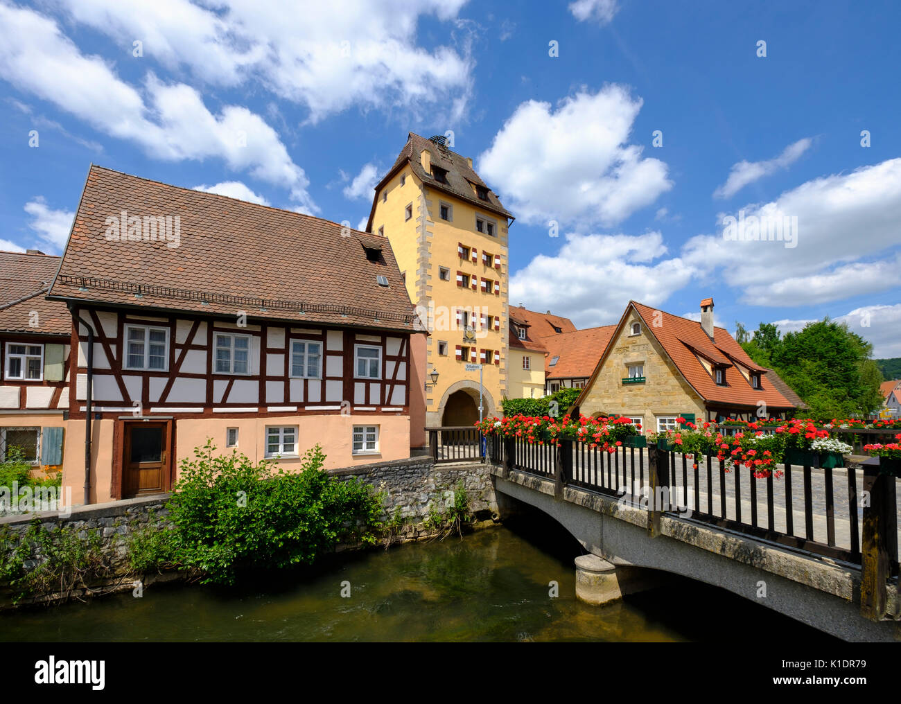 Wassertor gate e fiume Pegnitz, Hersbruck, Media Franconia, Franconia, Baviera, Germania Foto Stock