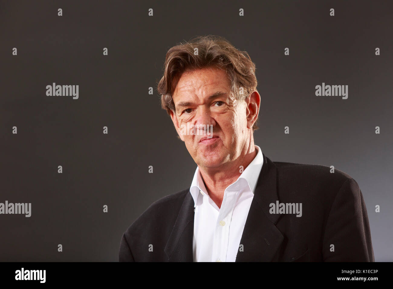 Edimburgo, Scozia, Regno Unito. Il 27 agosto, 2017. Giorno 16 Edinburgh International Book Festival. Nella foto: Robert McCrum, scrittore inglese e editor Credit: pak@ Mera/Alamy Live News Foto Stock