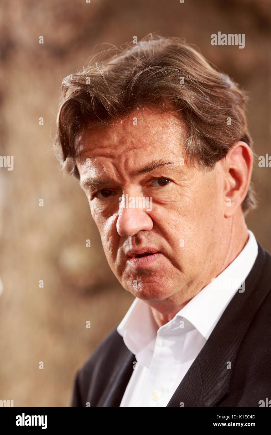 Edimburgo, Scozia, Regno Unito. Il 27 agosto, 2017. Giorno 16 Edinburgh International Book Festival. Nella foto: Robert McCrum, scrittore inglese e editor Credit: pak@ Mera/Alamy Live News Foto Stock