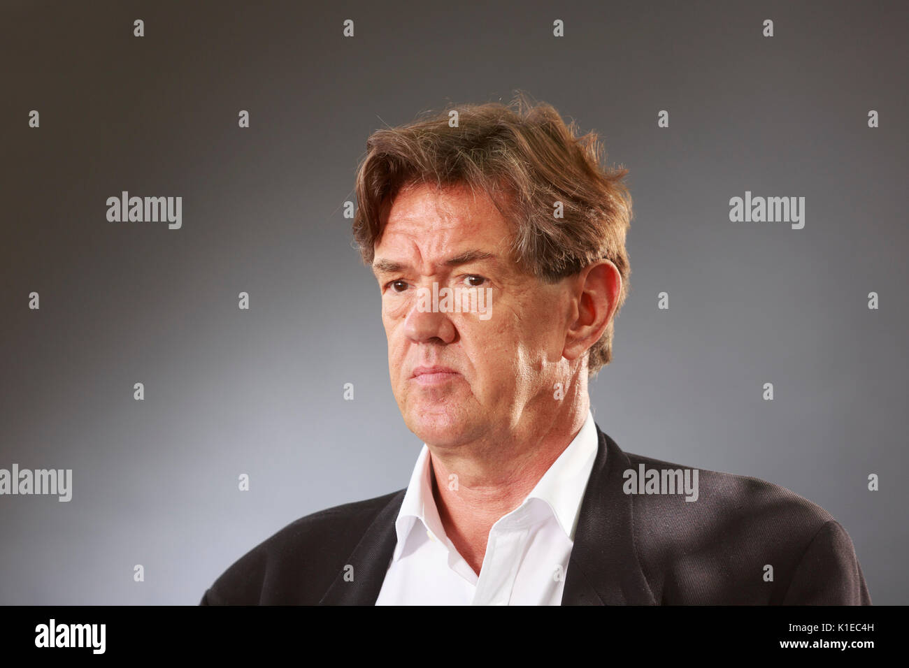 Edimburgo, Scozia, Regno Unito. Il 27 agosto, 2017. Giorno 16 Edinburgh International Book Festival. Nella foto: Robert McCrum, scrittore inglese e editor Credit: pak@ Mera/Alamy Live News Foto Stock