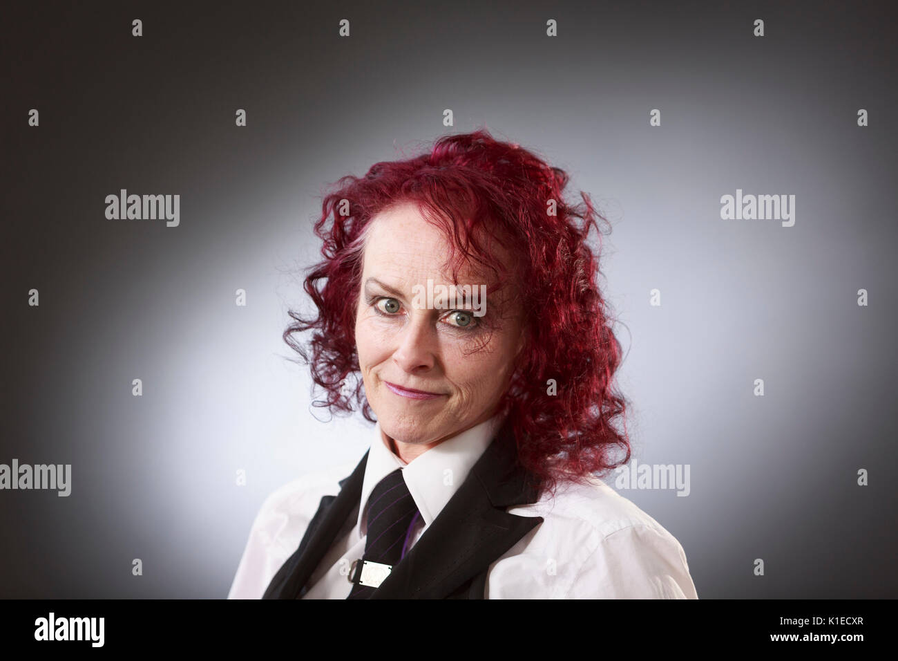 Edimburgo, Scozia, Regno Unito. Il 27 agosto, 2017. Giorno 16 Edinburgh International Book Festival. Nella foto: Rosie Garland, romanziere, poeta e cantore con post-punk band. Credito: pak@ Mera/Alamy Live News Foto Stock