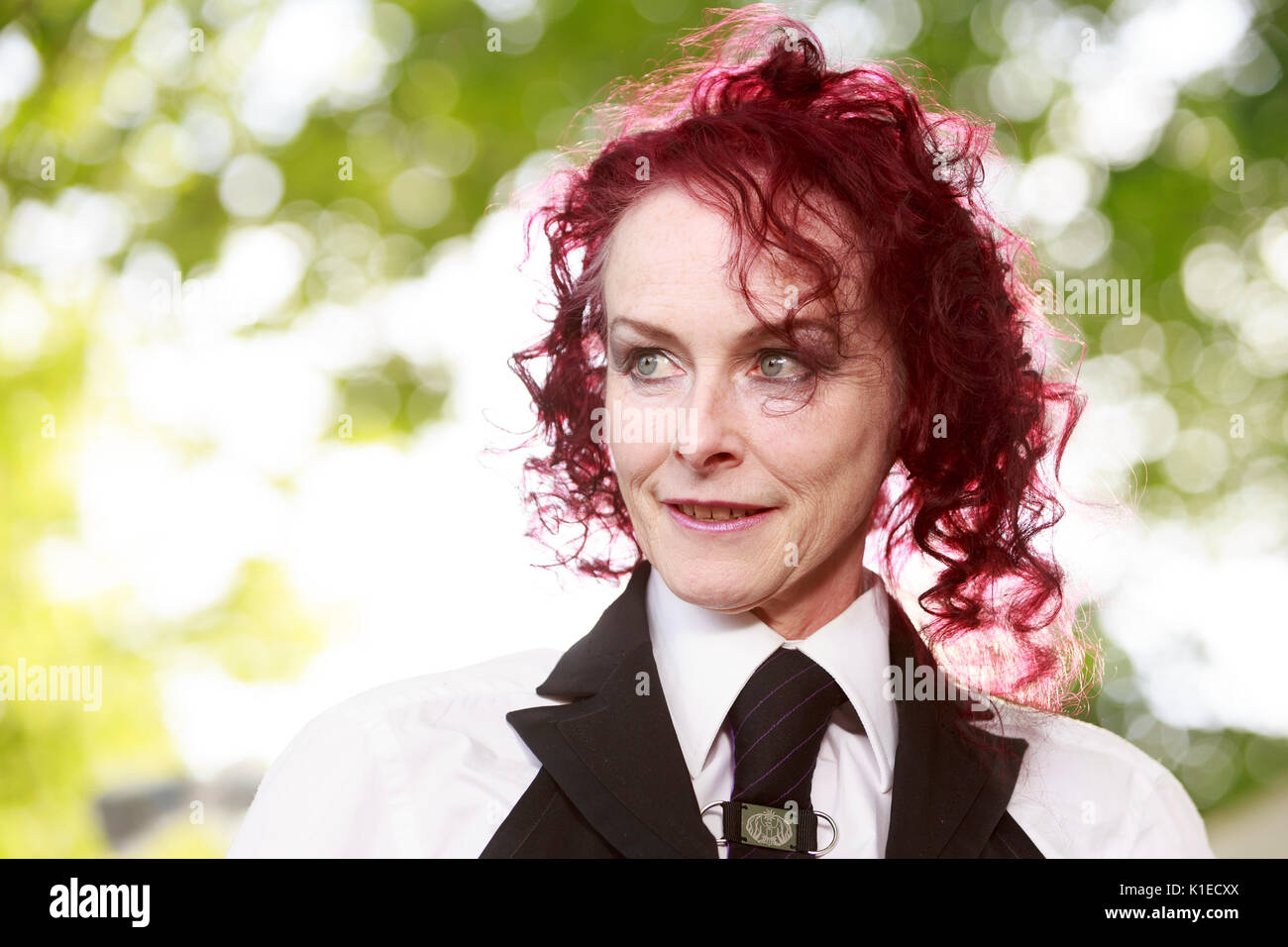 Edimburgo, Scozia, Regno Unito. Il 27 agosto, 2017. Giorno 16 Edinburgh International Book Festival. Nella foto: Rosie Garland, romanziere, poeta e cantore con post-punk band. Credito: pak@ Mera/Alamy Live News Foto Stock