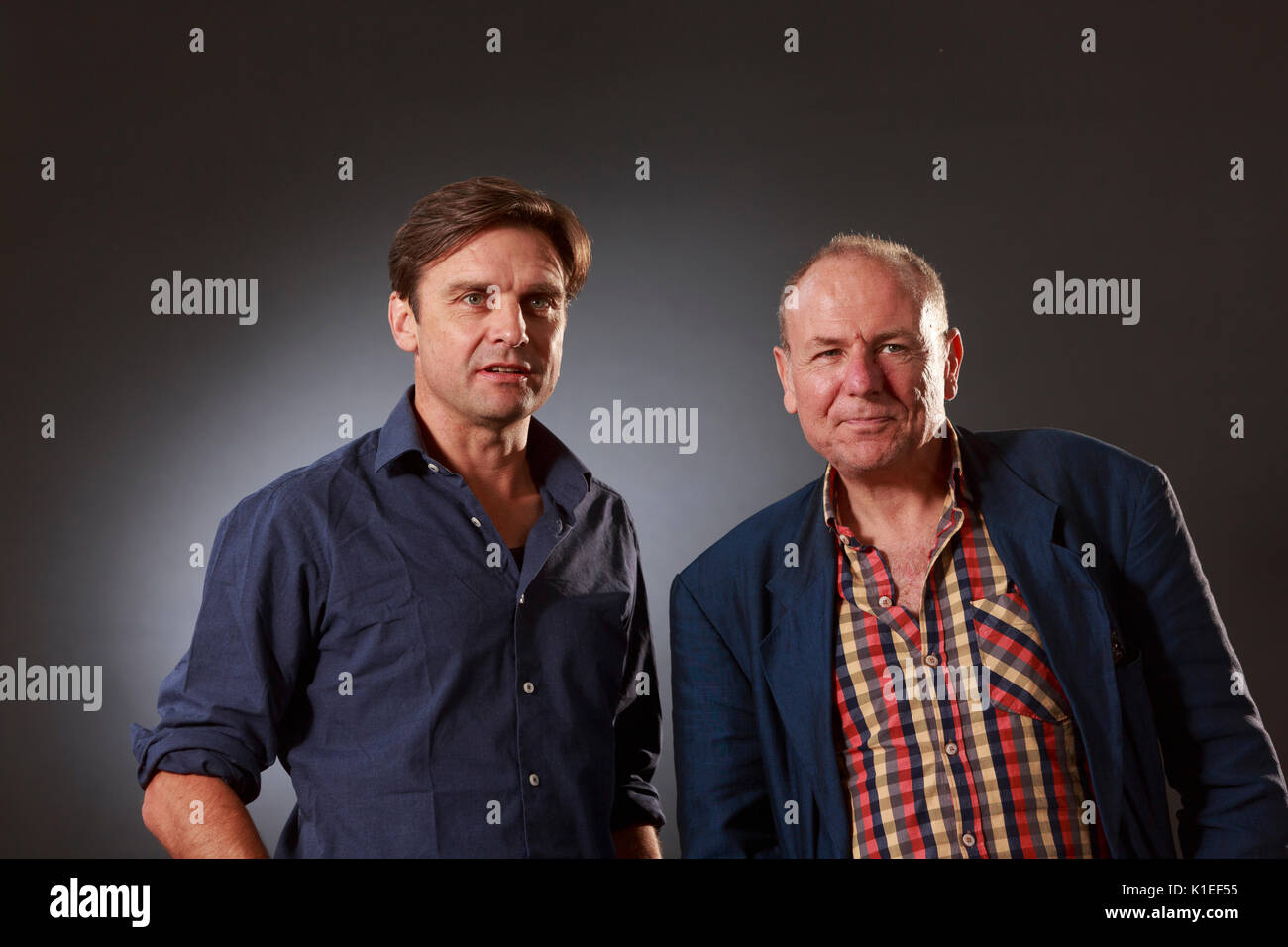 Edimburgo, Scozia il 27 agosto. Giorno 16 Edinburgh International Book Festival. Foto: Richard barba, romanziere inglese, non-fiction di scrittore e di insegnante e Graham Caveney, scrittore freelance. Credito: pak@ Mera/Alamy Live News Foto Stock